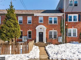 1618 18th St SE, Washington, DC