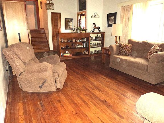Oak floors & bookcase