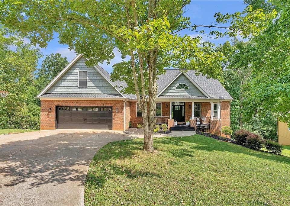 1st image of 132 Little River Ct