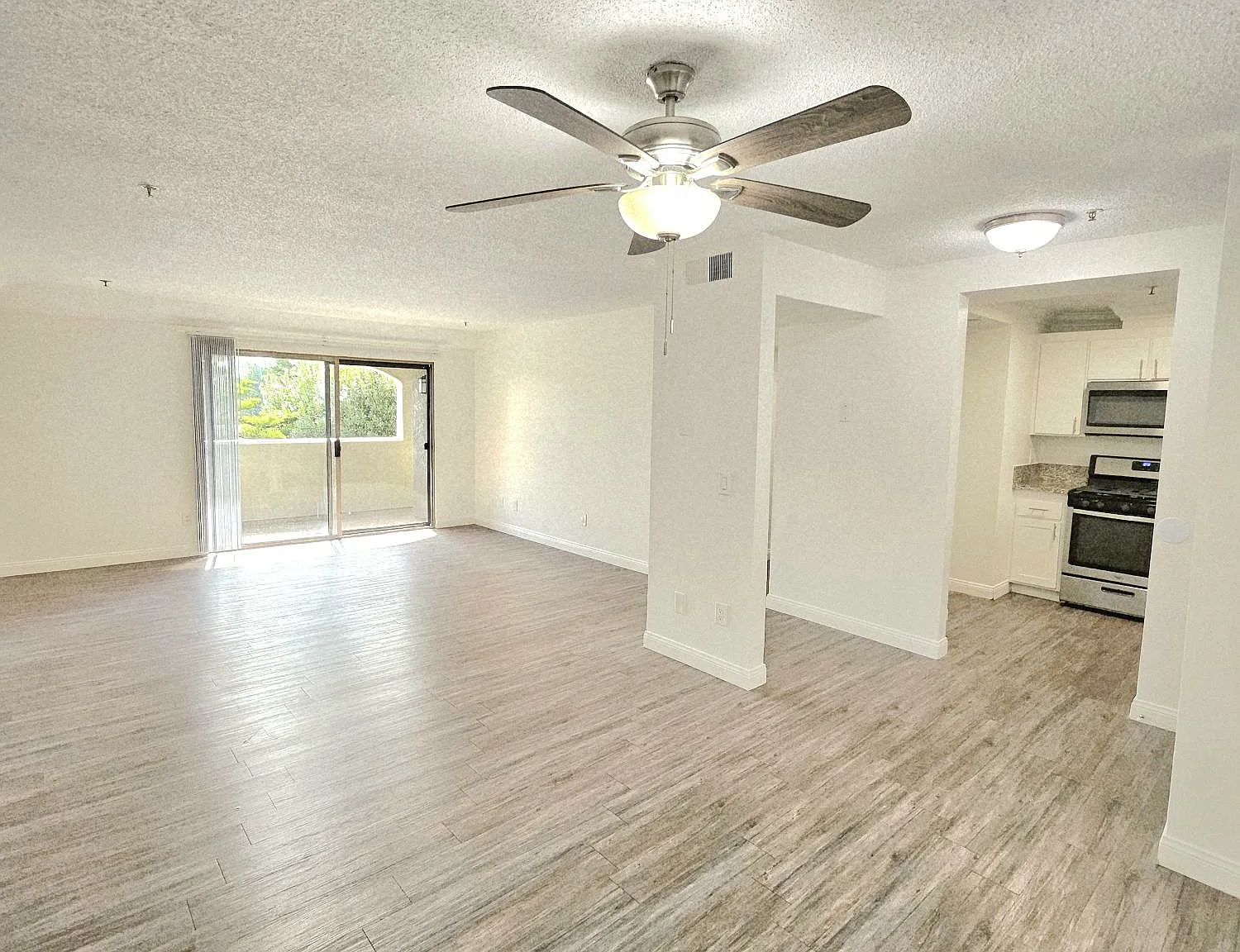 Yorktown Apartments — Photo 2