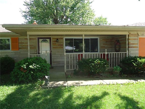 2nd image of 115 E Hill Valley Dr