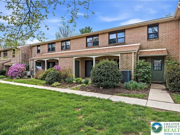 2765 Springhaven Pl, Macungie, PA 18062