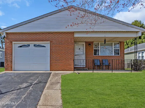 9 Banning Court, Toms River, NJ 08757