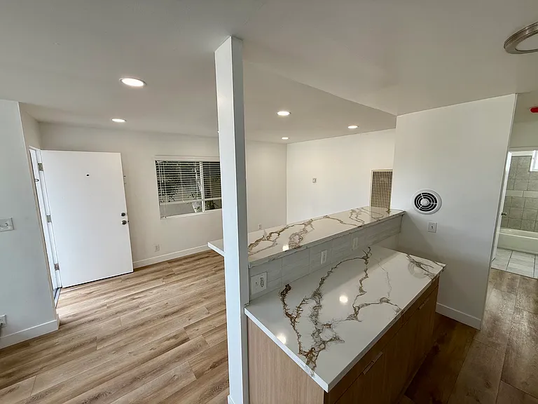 3374 Overland Ave #5 — Photo 3