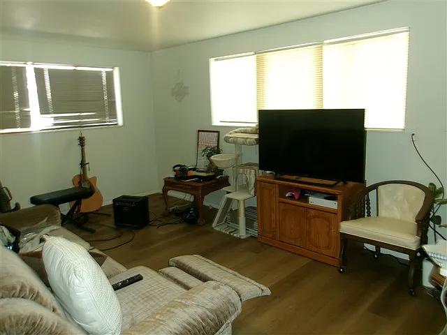 2 bed, 918 sqft, $1,250 — Photo 3