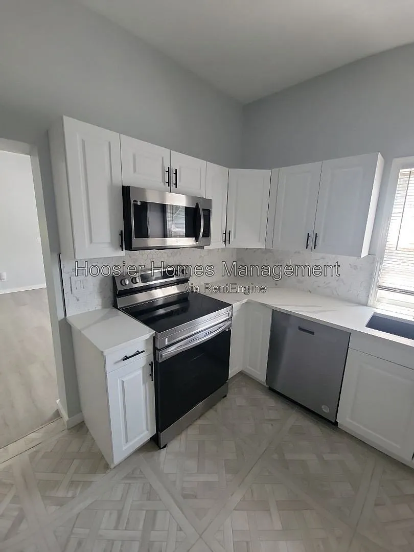 3 bed, 1.5 bath, $1,450 — Photo 1