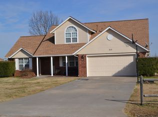 210 S Gladd Rd, Fort Gibson, OK 74434