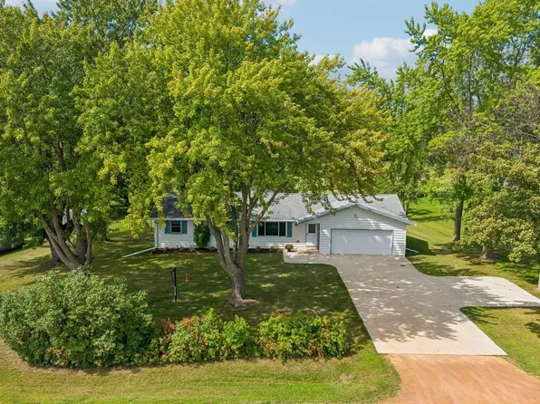 8887 Reitz Lake Rd, Waconia, MN 55387