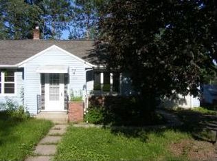 275 Grove St, Iola, WI 54945