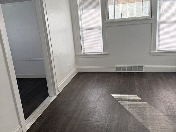 5th image of 509 14th St SE #1