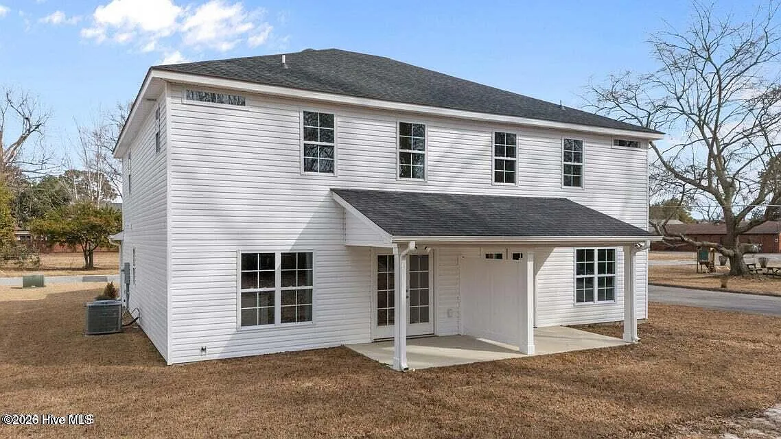 3 bed, 2.5 bath, 1530 sqft, $1,700 — Photo 3