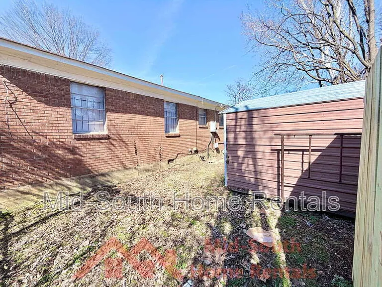 2054 Benford St — Photo 21
