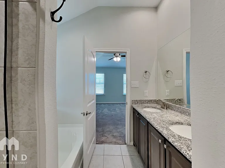 529 Paloma St — Photo 12