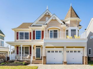 8 Blue Heron Dr, South Amboy, NJ 08879