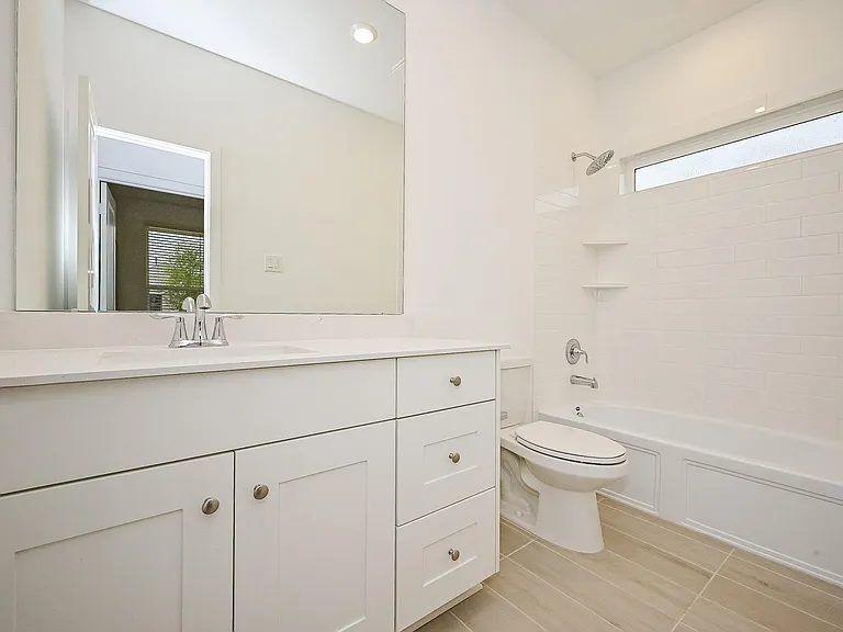 6427 Seafoam Lake Dr — Photo 17
