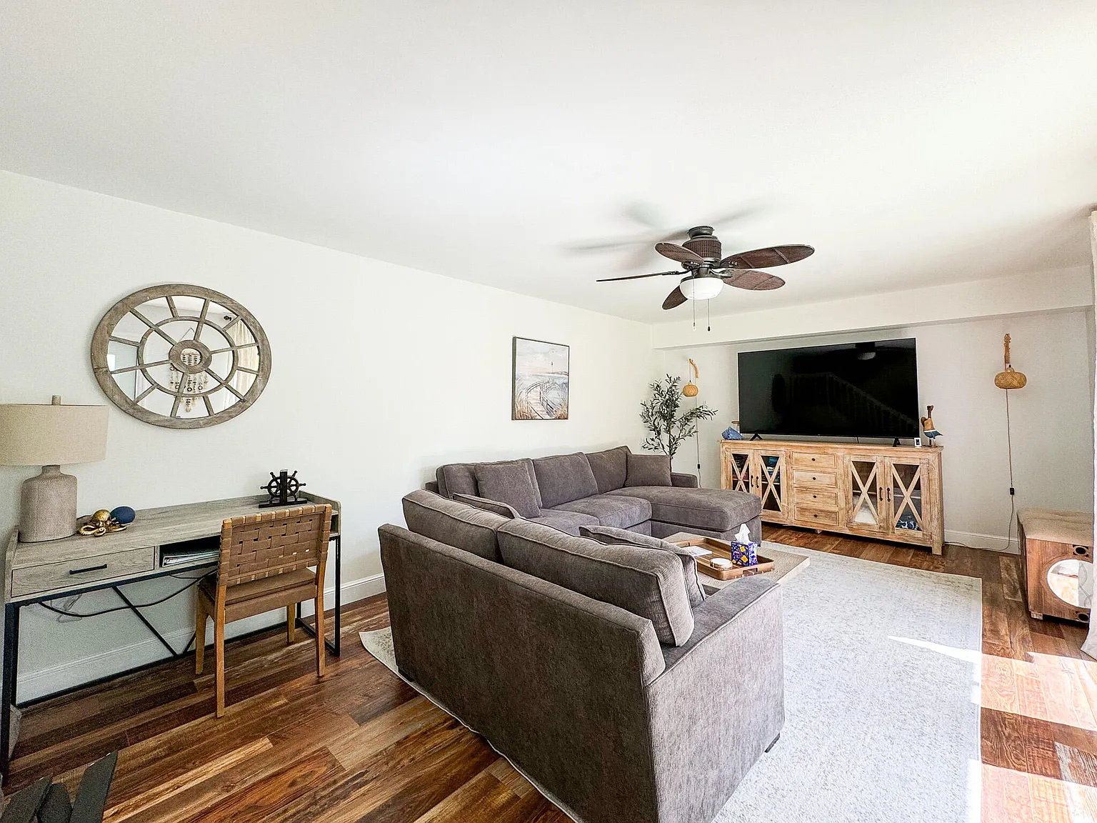 2 bed, 2.5 bath, 1236 sqft, $2,500 — Photo 2
