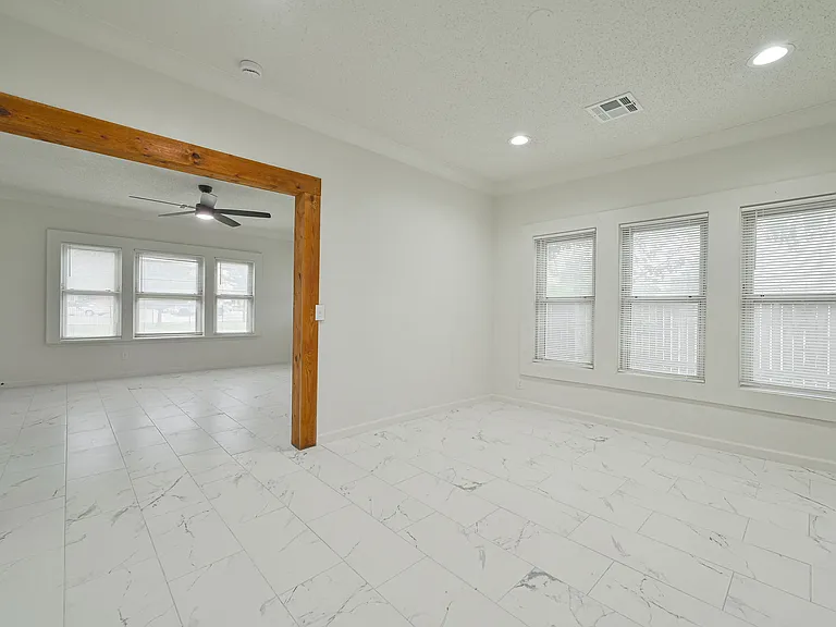 1017 NE 16th St — Photo 17
