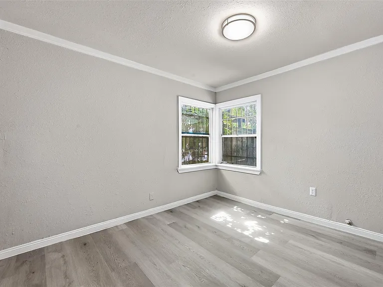 2088 Pope St — Photo 14