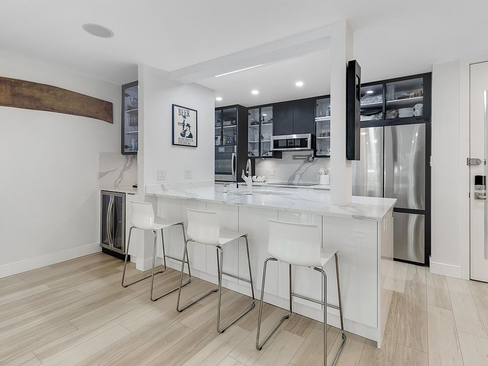 15015 Victoria Ave White Rock BC Zillow