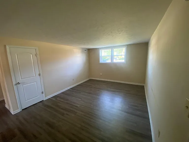 309-311 Robinhood Ln — Photo 14