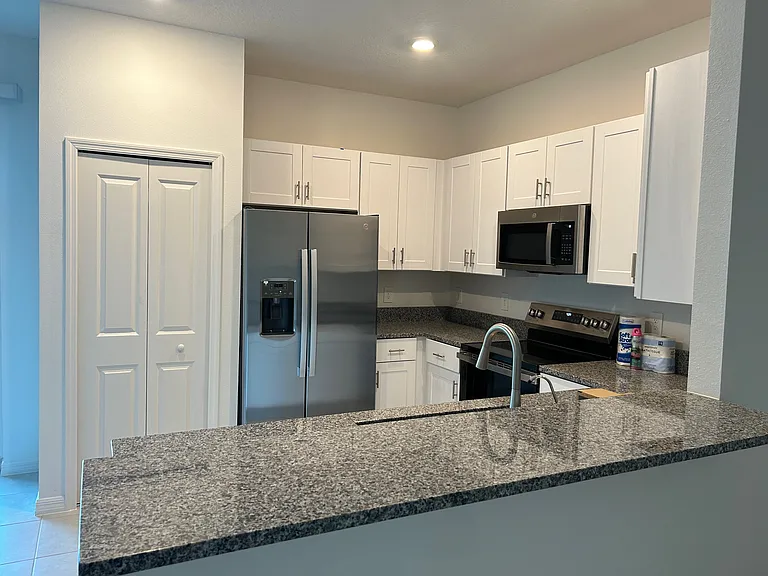 11324 E 65th Ter — Photo 5