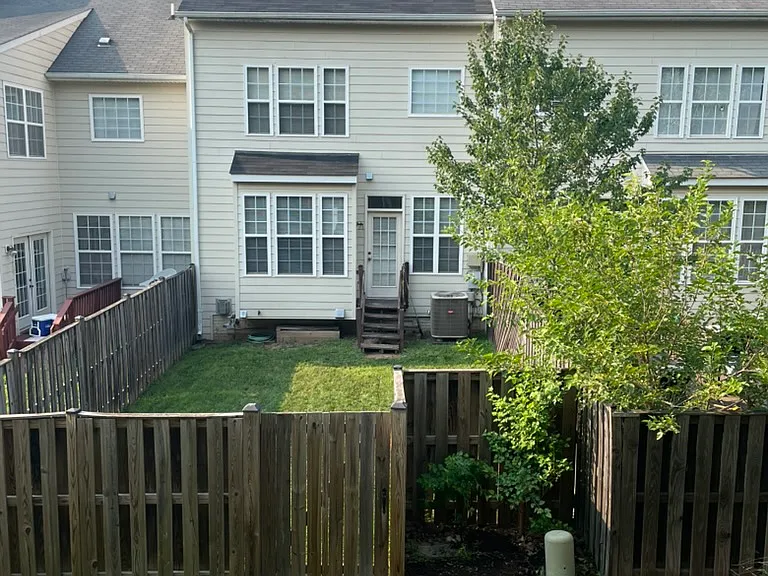 825 Bluefield Sq NE — Photo 18