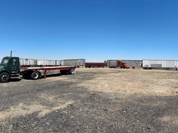 42056 7th St E, Lancaster, CA 93535