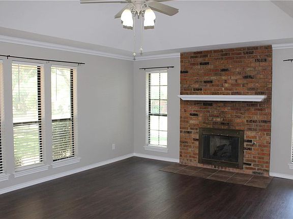 3rd image of 903 Smokerise Cir
