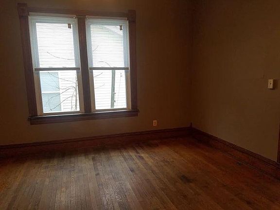 4th image of 530 S Pacific St