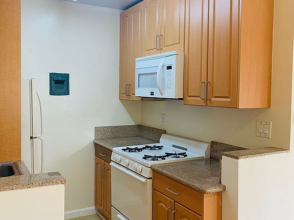 2nd image of 3659 Overland Ave APT 9