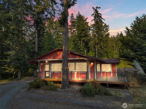 17261 Golden View Avenue, La Conner, WA 98257