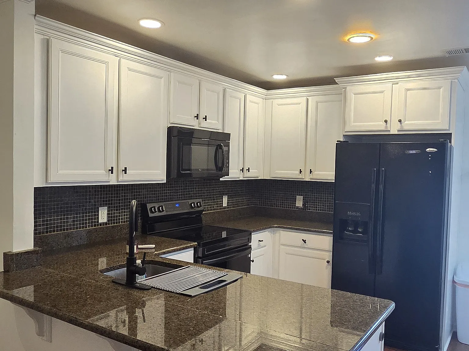 2 bed, 1216 sqft, $2,200 — Photo 4