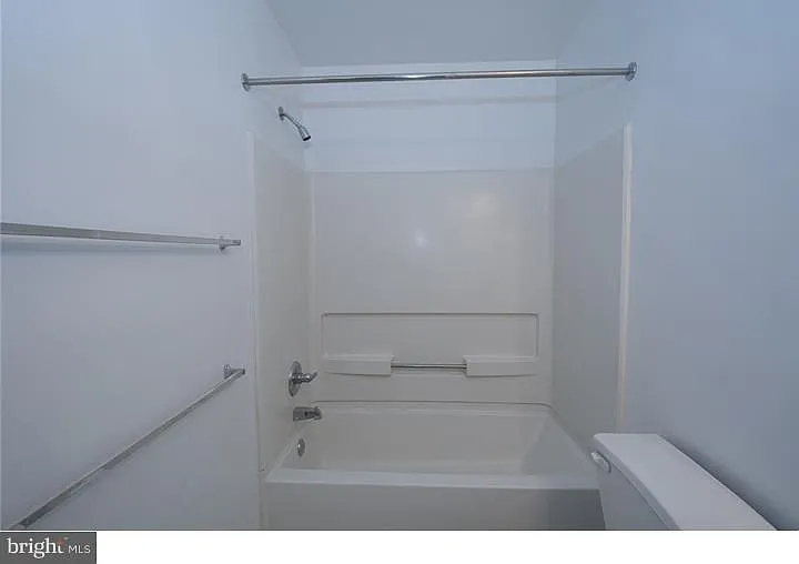 1216 Ogden St — Photo 32