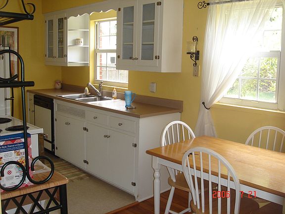4th image of 536 Oakview Dr