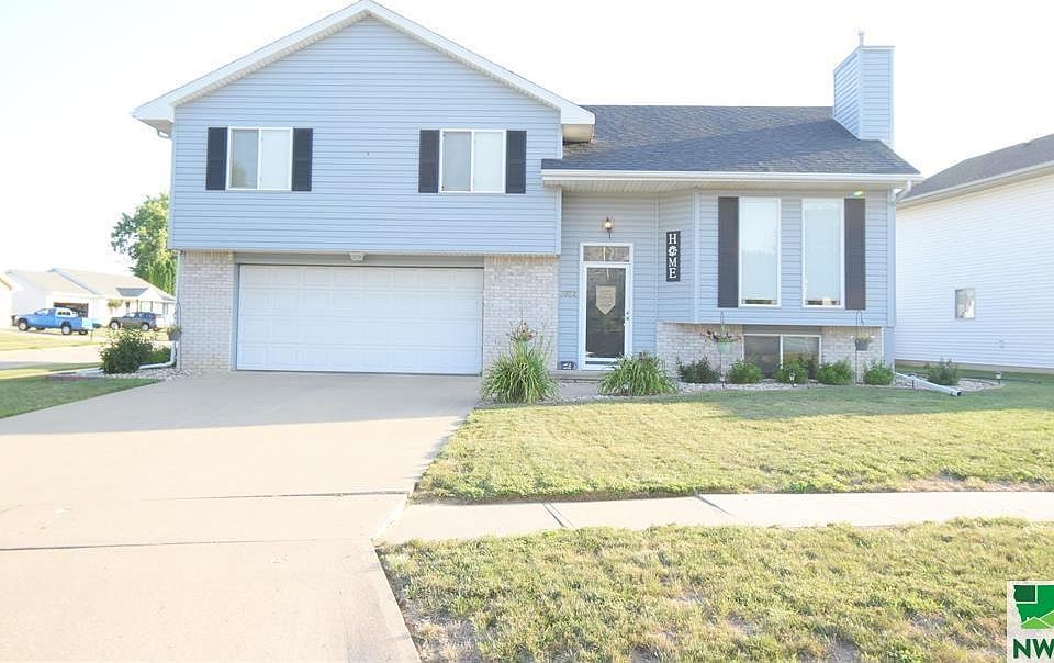 1st image of 3922 Fieldcrest Dr