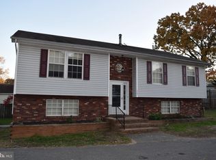 7793 E Shore Rd, Pasadena, MD 21122