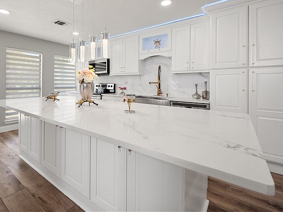 5th image of 4313 Kenwood Dr