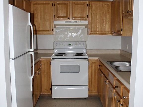 4th image of 261 Brickyard Dr