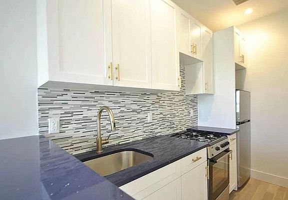 3rd image of 905 Sterling Pl APT 3F