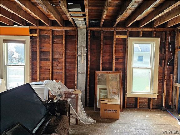 3rd image of 1704 East Ave
