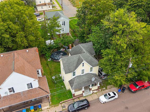 3rd image of 360 Grant St