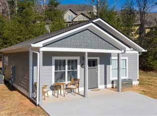 27 Westside Village Rd, Fairview, NC 28730