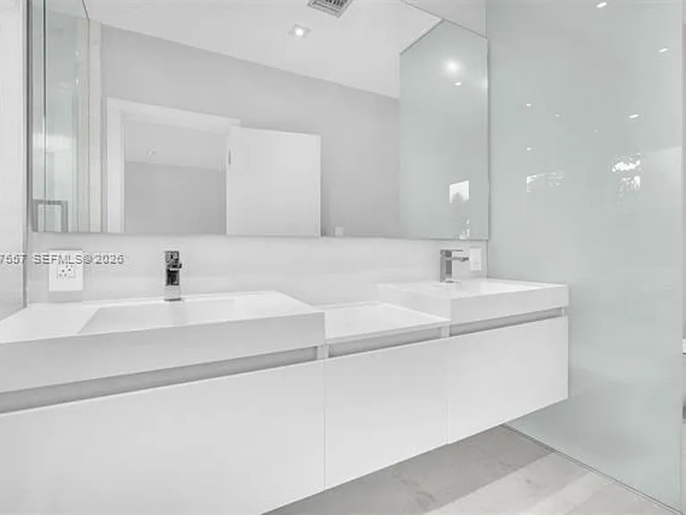 21391 Marina Cove Cir #Townhouse 14-K — Photo 24