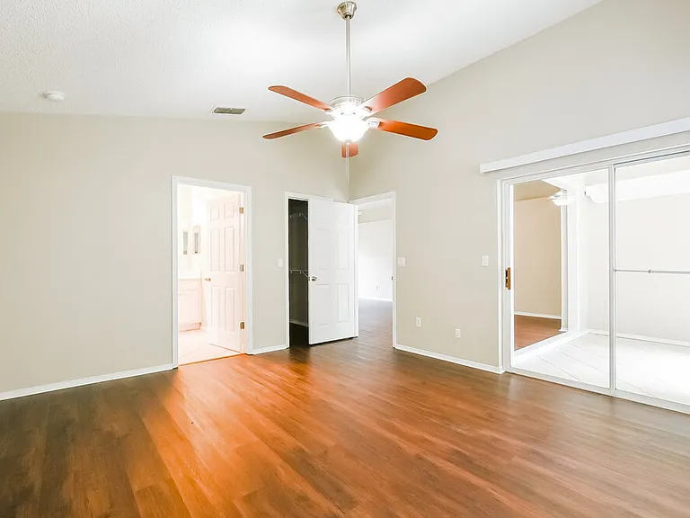 837 Shell Ln — Photo 9