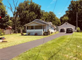 1669 Betz Dr, Akron, OH
