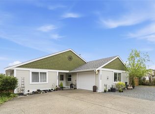 300 Church Rd, Parksville, BC V9P2T8