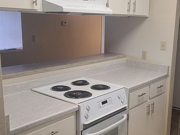 2nd image of 2955 Lakeside Dr Unit 227