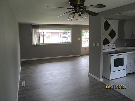 3rd image of 1588 Ives Ave