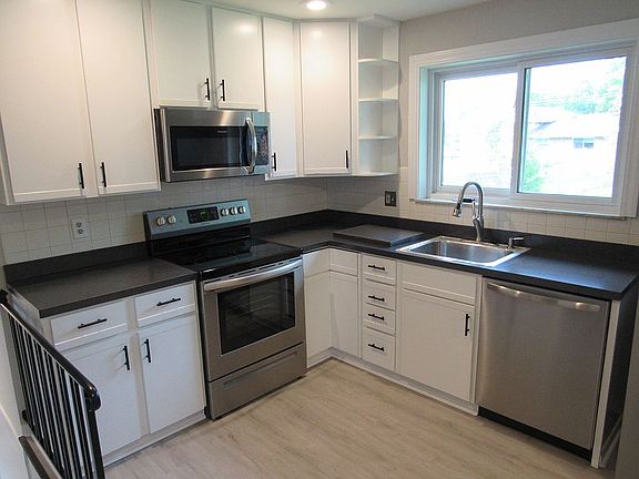 4th image of 964 Twincrest Ct