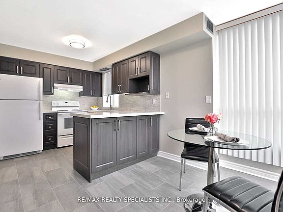 5th image of 2470 Eglinton Ave W #507